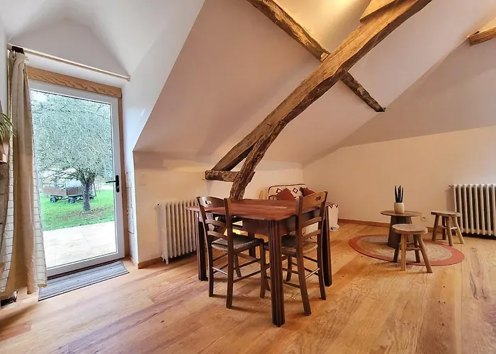 De Charme Dans Grange Renovee アパート Lempzours